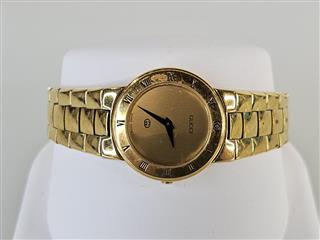 Gucci 3300L Gold Plated Gold Dial 25mm Quartz Women's Watch